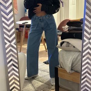 Levi’s Baggy jeans